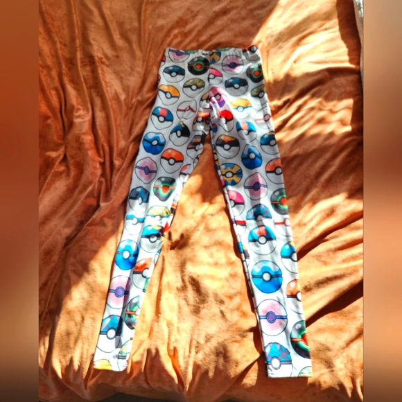 Pants - Poké Ball Leggings